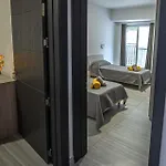 Palm Court Luxe Apartment *