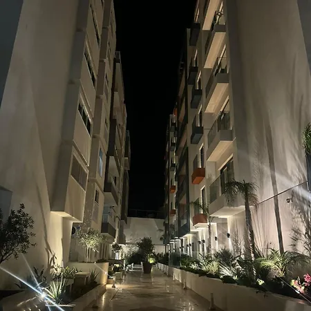 Palm Court Luxe Apartment St. Paul's Bay